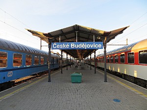 ceske_budejovice_-_zeleznicni_stanice_-_panoramio.jpg